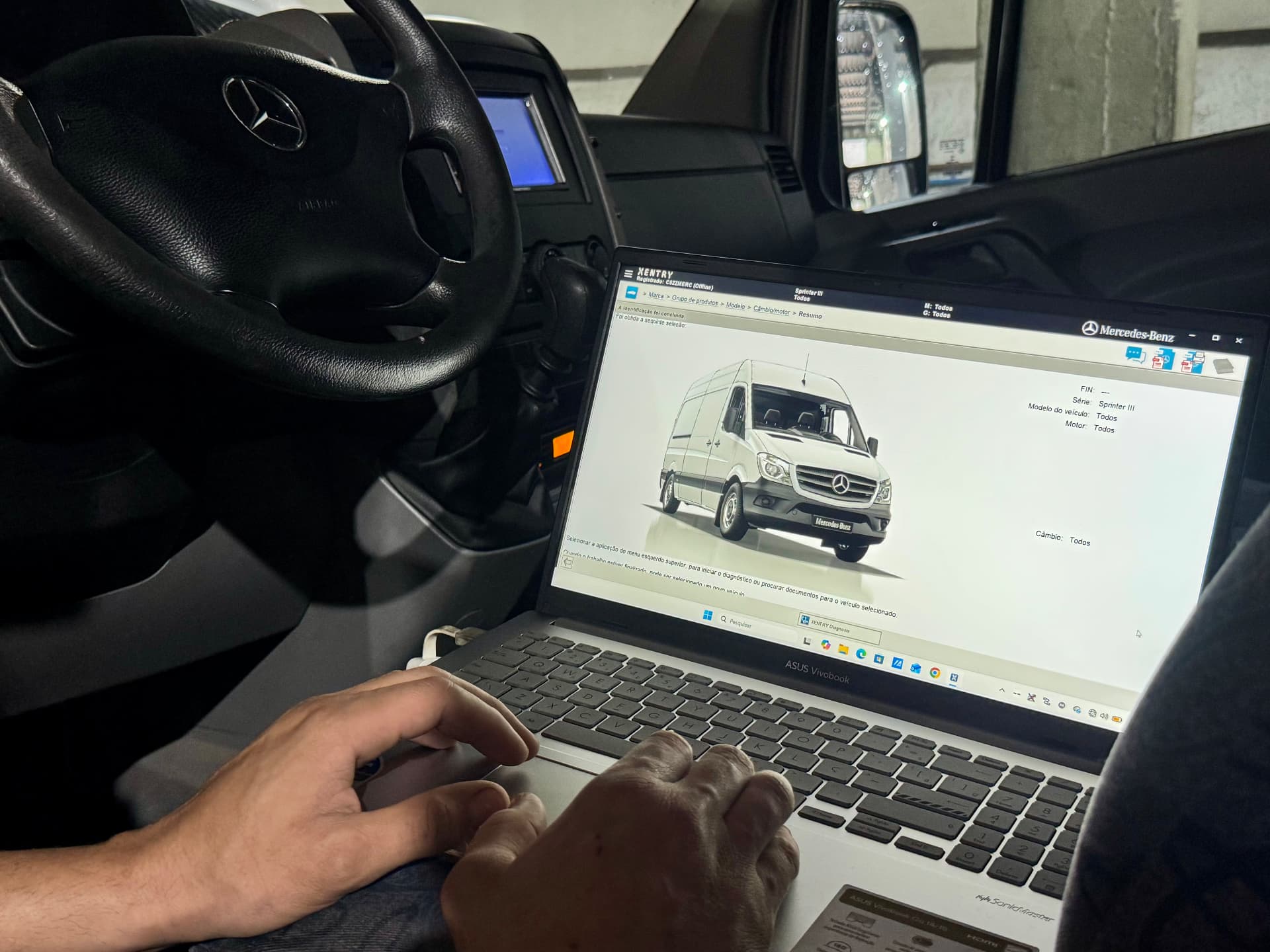 Diagnóstico eletrônico Mercedes-Benz Xentry em van Sprinter na Ari Vans