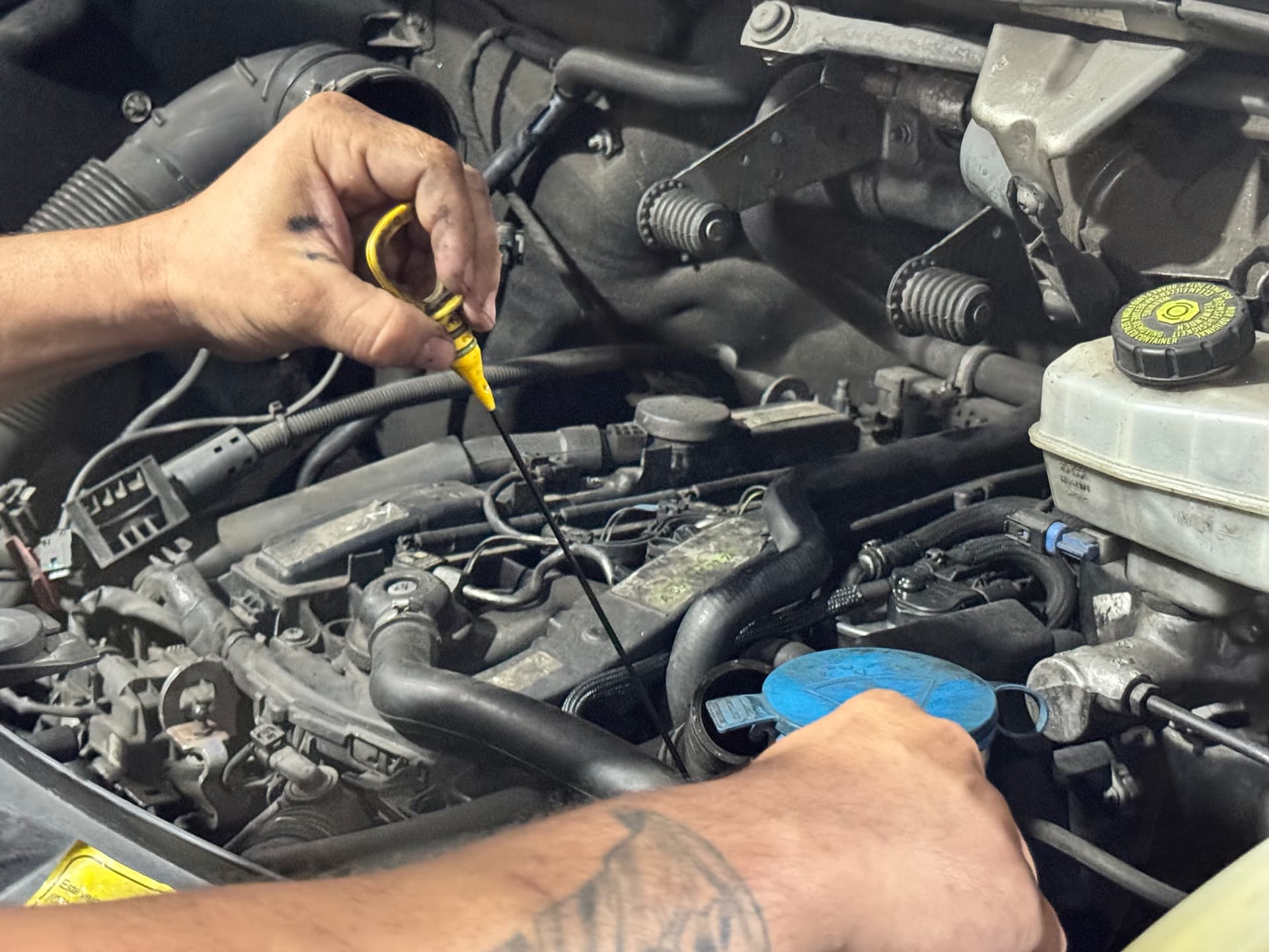 Verificação de nível de óleo em van Mercedes-Benz Sprinter